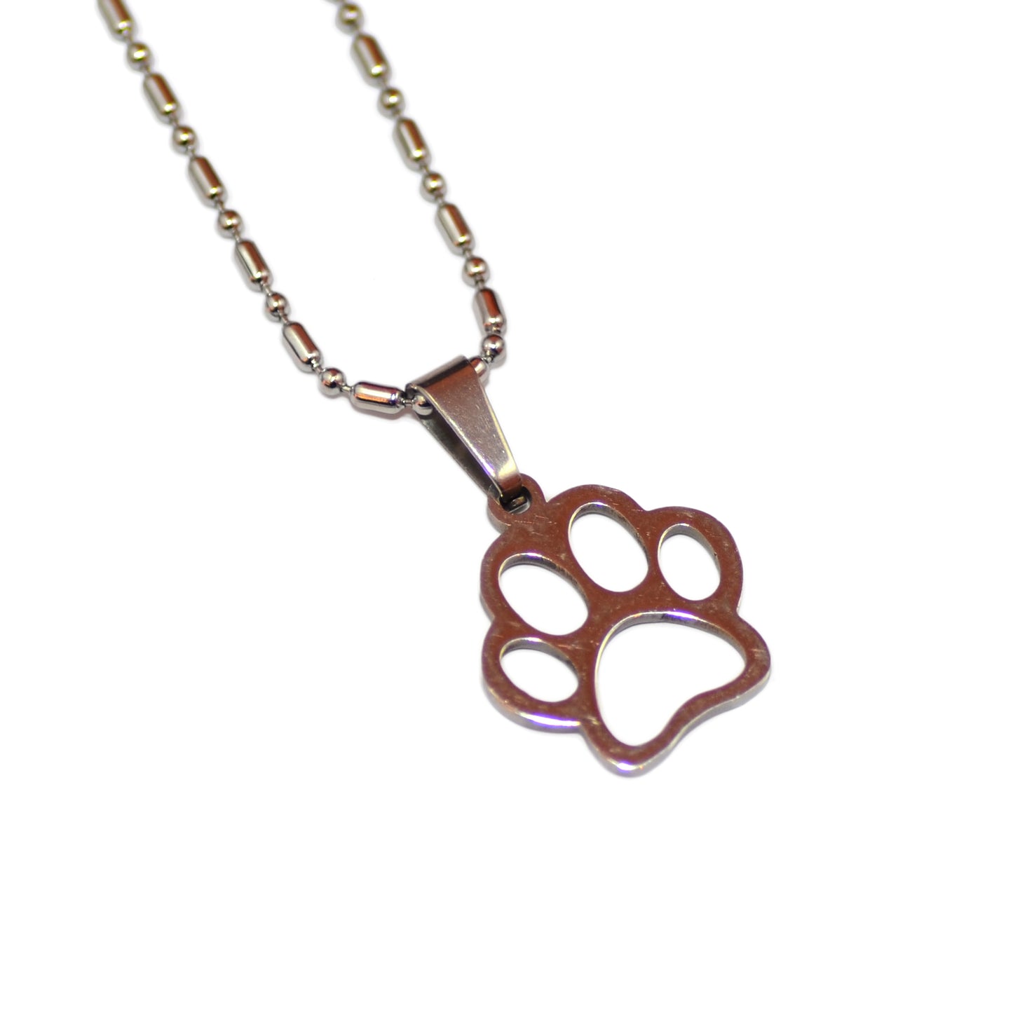 Κοντό ασημί μενταγιόν πατουσάκι από ανοξείδωτο ατσάλι