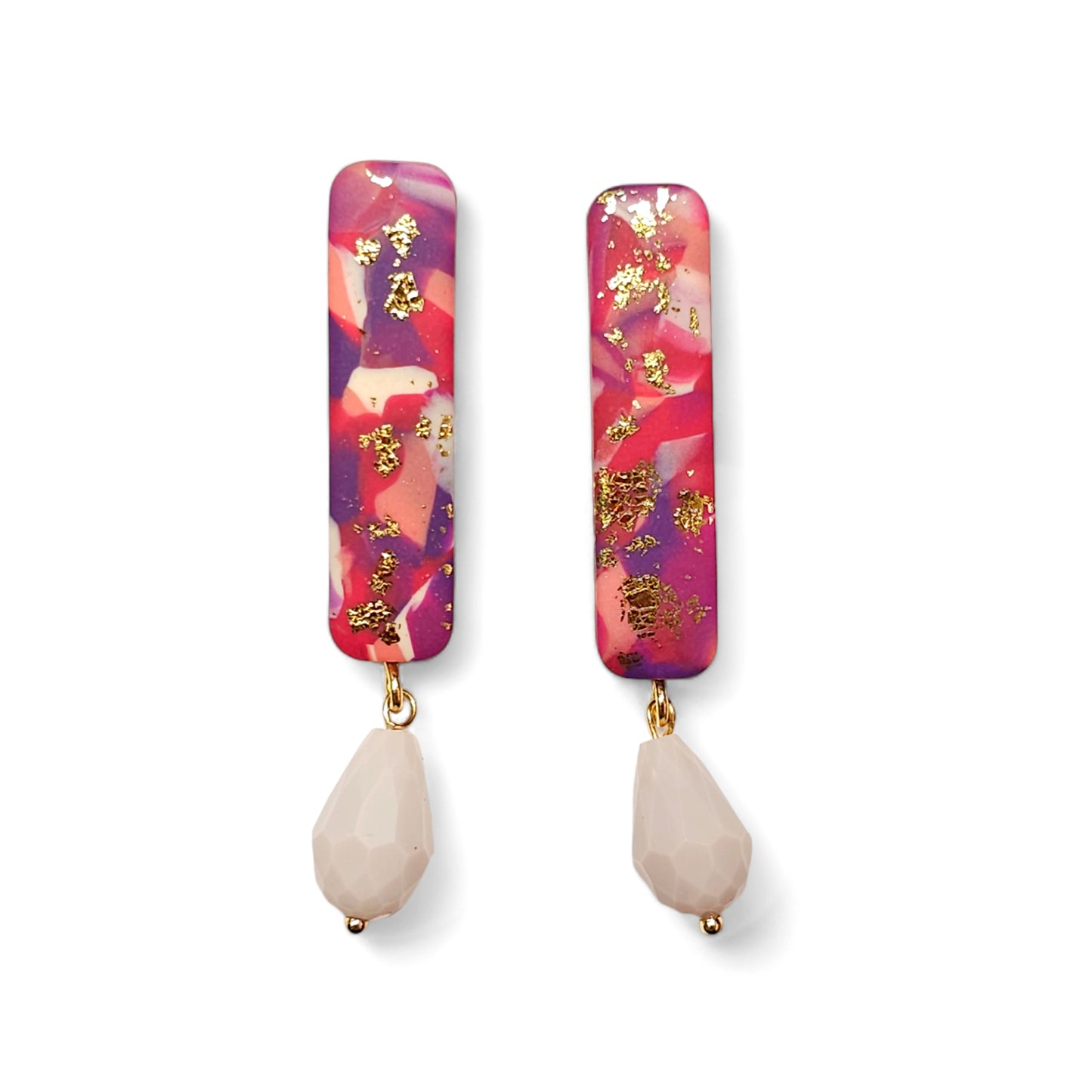 Σκουλαρίκια καρφωτά ράβδοι φούξια μωβ χρυσό μαρμαρωτό μοτίβο από πολυμερικό πηλό με κρύσταλλα