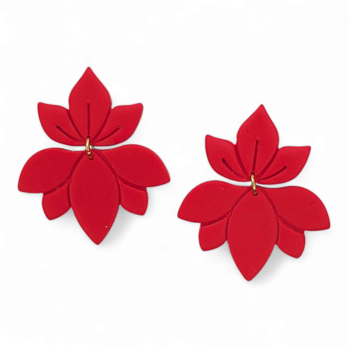 Σκουλαρίκια κρεμαστά κόκκινα λουλούδια από πολυμερικό πηλό