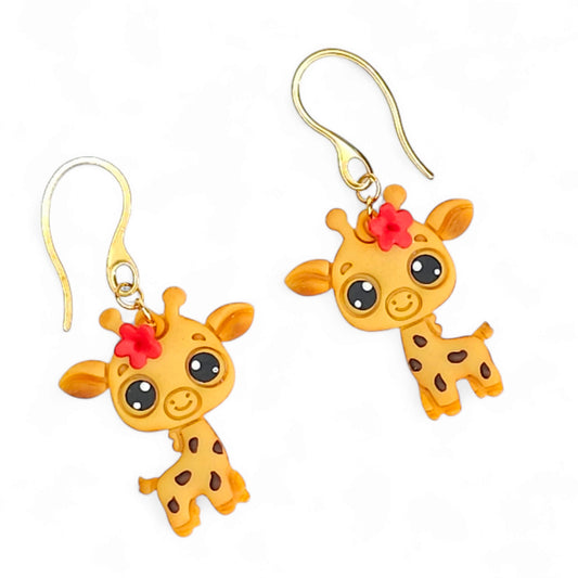 Κρεμαστά σκουλαρίκια καμηλοπαρδάλεις από πολυμερικό πηλό