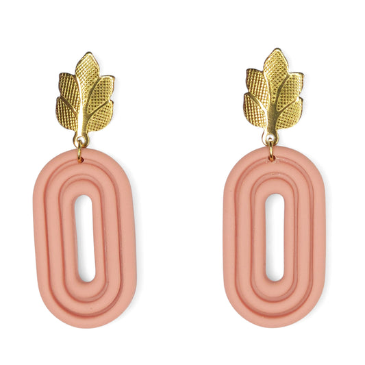 Σκουλαρίκια κρεμαστά ροζ σάπιο μήλο από πολυμερικό πηλό με ατσάλινα φύλλα