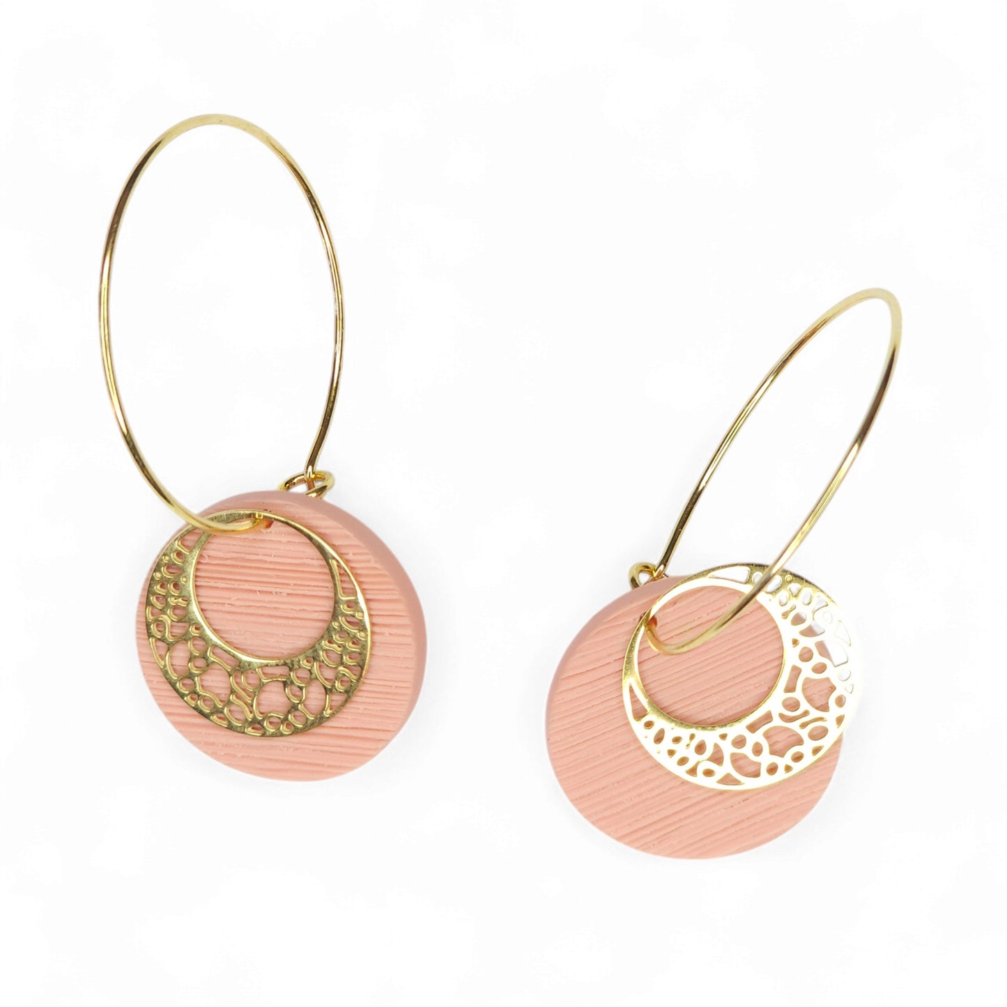 Σκουλαρίκια κρεμαστά ατσάλινοι κρίκοι ροζ σάπιο μήλο από πολυμερικό πηλό με ατσάλινα στοιχεία