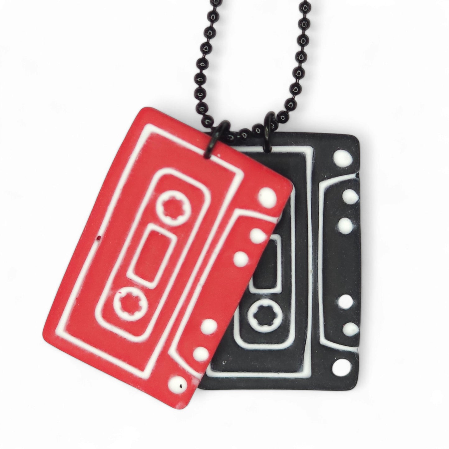 Μακρύ ρετρό κολιέ κόκκινη και μαύρη κασέτα από πολυμερικό πηλό