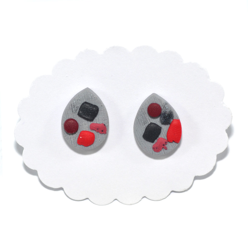 Σκουλαρίκια καρφωτά γκρι πιτσιλωτά δάκρυα