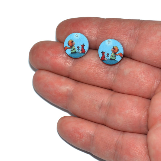 Σκουλαρίκια στρογγυλά καρφωτά με τον μικρό πρίγκιπα σε γαλάζιο φόντο παιδικά