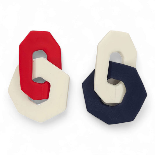 Σκουλαρίκια κρεμαστά ανόμοιοι κρίκοι κόκκινο μπλε άσπρο από πολυμερικό πηλό