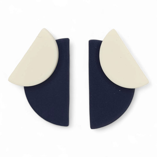 Σκουλαρίκια καρφωτά ημικύκλια μπλε με άσπρο από πολυμερικό πηλό