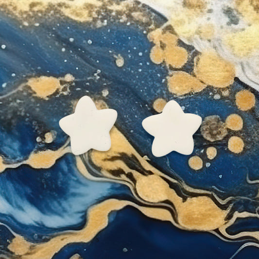 Σκουλαρίκια καρφωτά λευκά αστεράκια από πολυμερικό πηλό