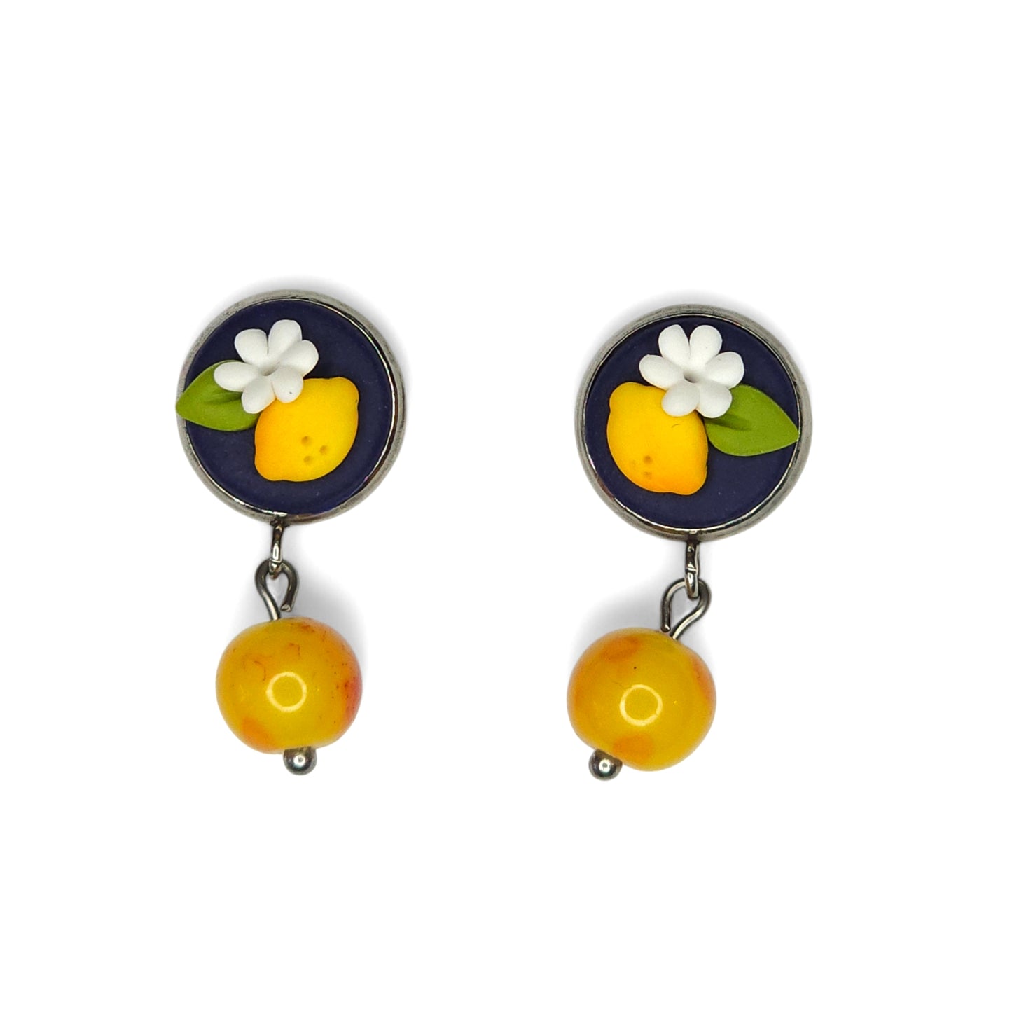 Σκουλαρίκια μικρά κρεμαστά κίτρινα λεμόνια σε μπλε φόντο από πολυμερικό πηλό με κίτρινες πέτρες