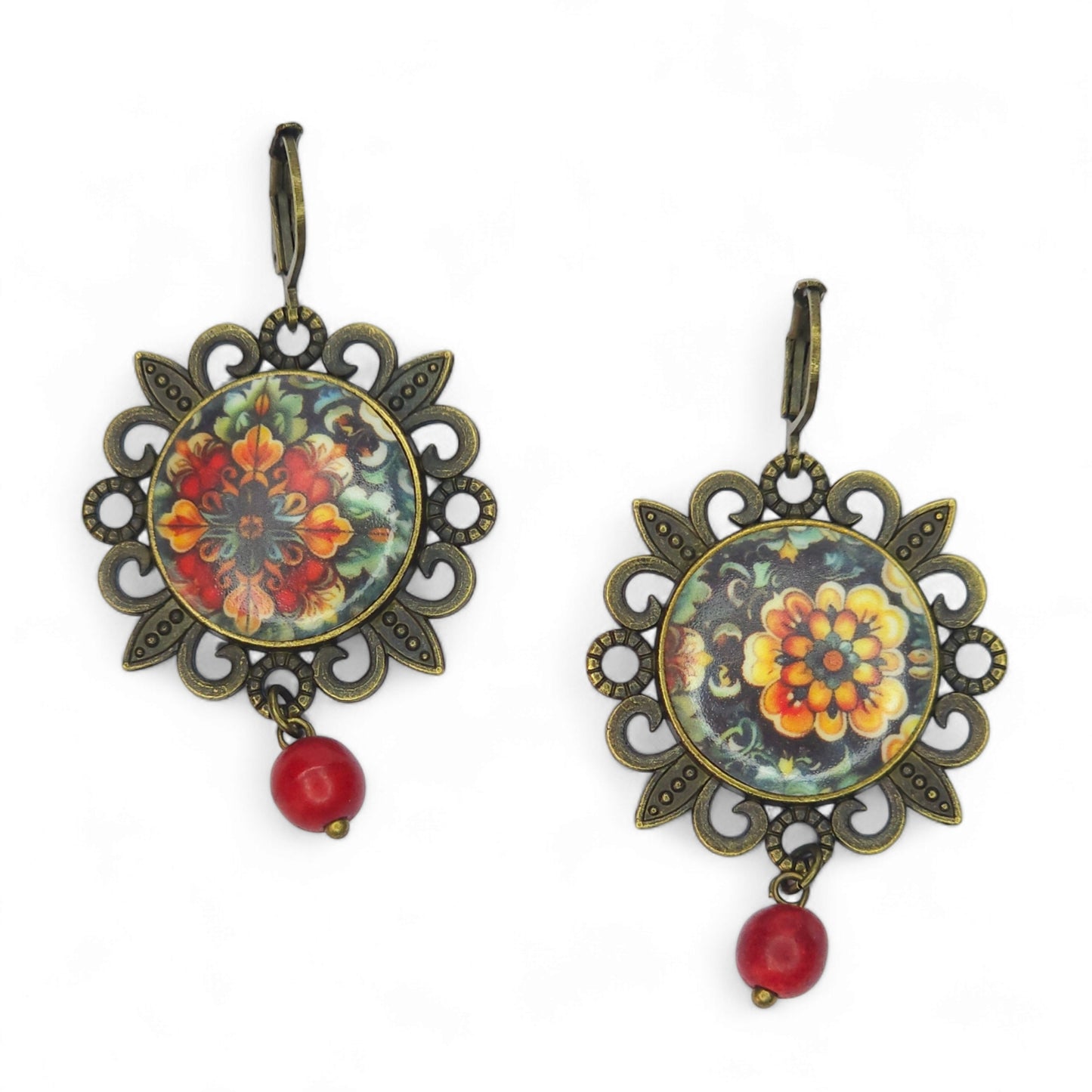 Κρεμαστά πολύγωνα σκουλαρίκια με μοτίβο πράσινα Μαροκινά πλακάκια από πολυμερικό πηλό και κόκκινες πέτρες