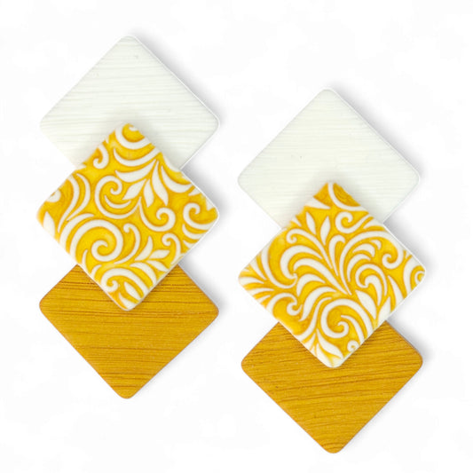 Κομψά καρφωτά σκουλαρίκια τετραγωνάκια σε λευκό με χρυσό από πολυμερικό πηλό