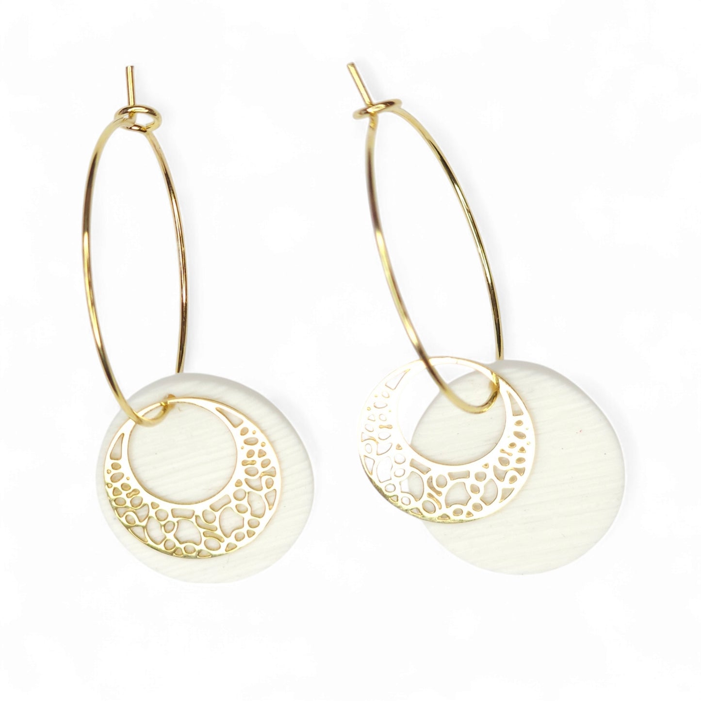 Σκουλαρίκια ατσάλινοι κρίκοι με λευκά στοιχεία από πολυμερικό πηλό