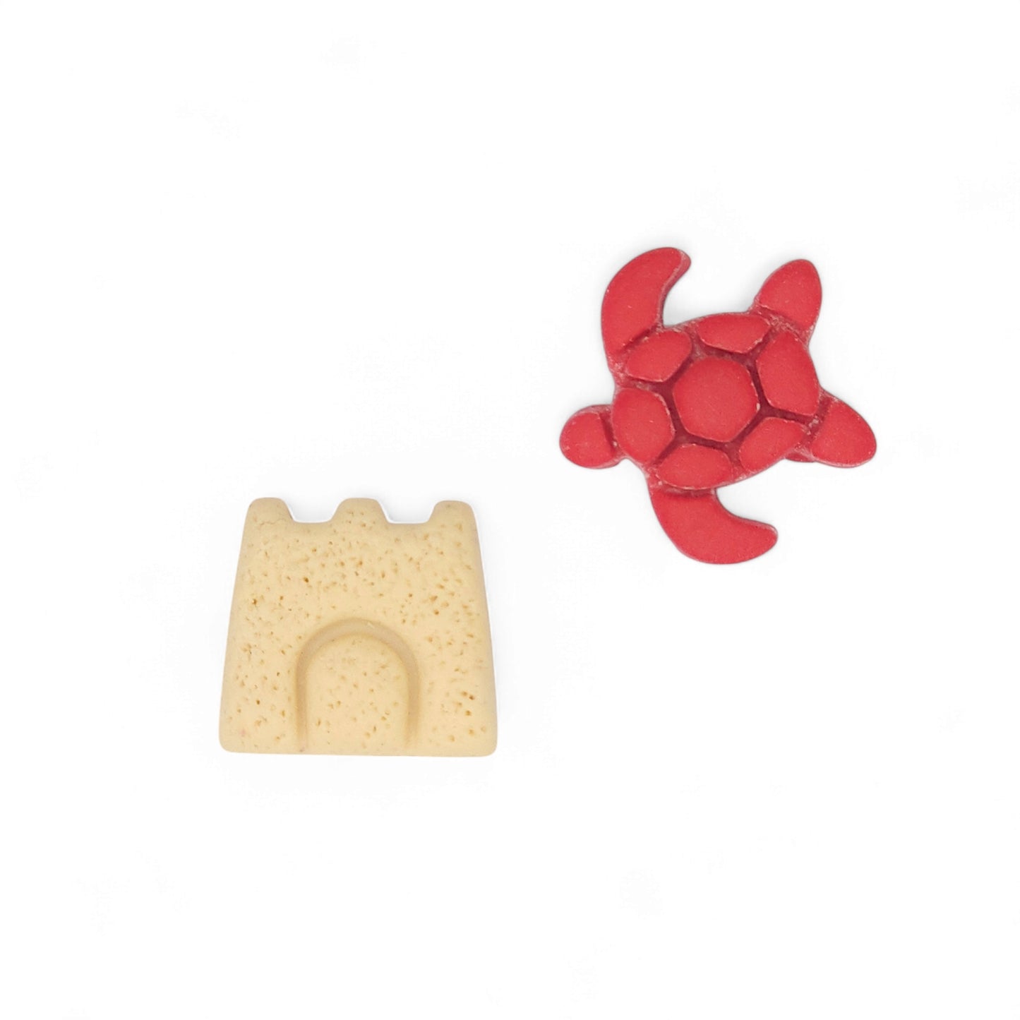 Ανόμοια καρφωτά καλοκαιρινά παιδικά σκουλαρίκια κόκκινο χελωνάκι και κάστρο άμμου από πολυμερικό πηλό