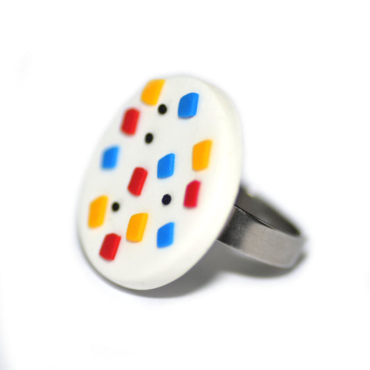 Στρογγυλό δαχτυλίδι απ'τη συλλογή Deconstructed Mondrian λευκό πιτσιλωτό